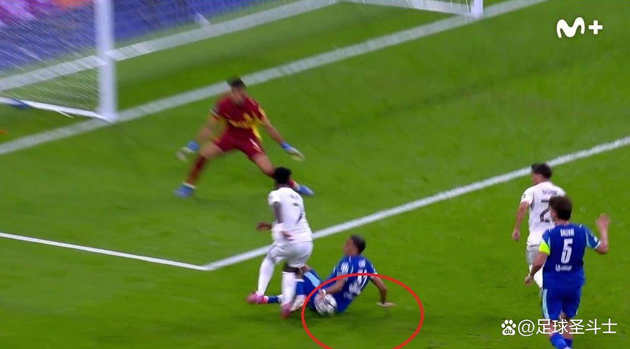 星空体育-包含巴塞罗那迎荷甲关键赛，今晨回应争议，质疑声仍在，资深球员宣示担当的词条