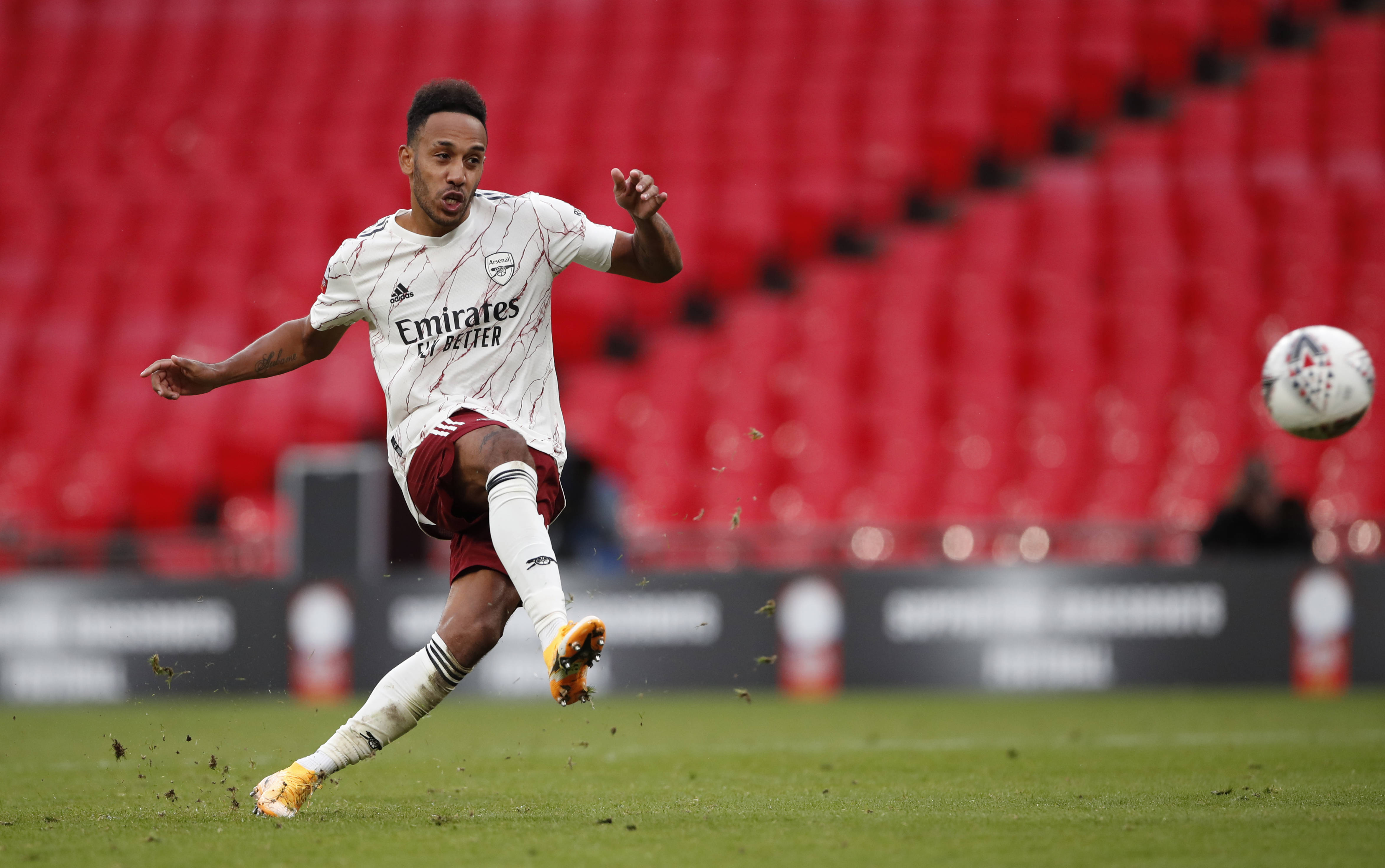 星空体育-社区盾赛程吃紧，阿森纳今夜更衣室发声，话题不断，数据趋势出现新变化的简单介绍