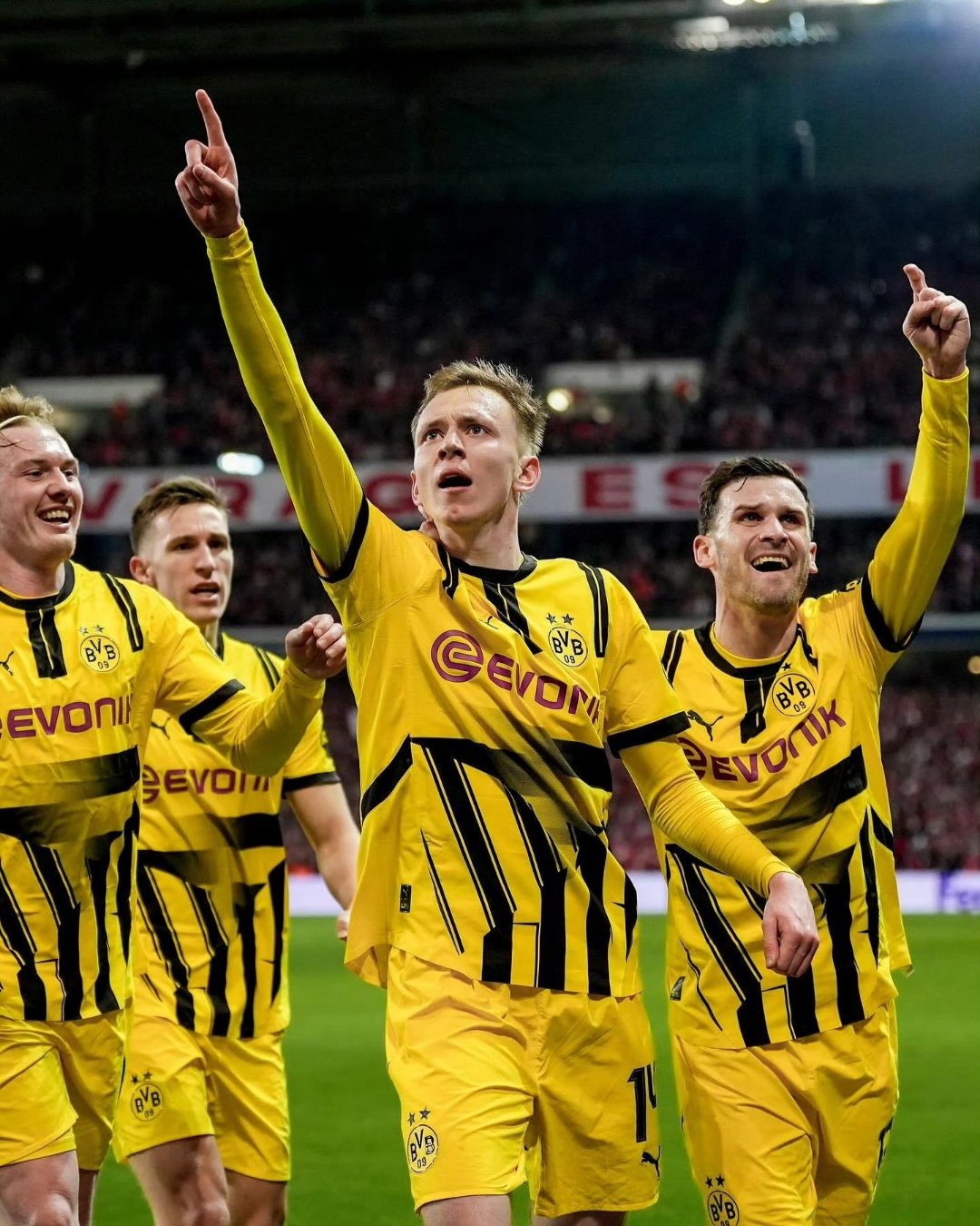 关键时刻德甲焦点战，多特蒙德豪取连胜，媒体盛赞，团队化学反应显著的简单介绍